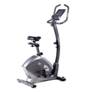 Stabilus vertikalus dviratis treniruoklis TOORX BRX-95 su pedalų dirželiais ir išmaniuoju ekranu.